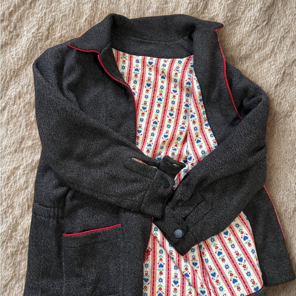 Stylish Black Jacket with Floral Lining